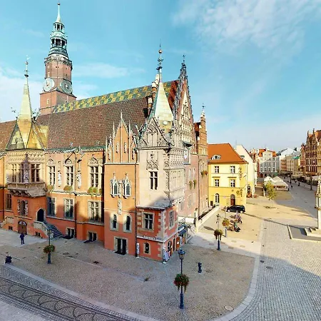 Panoramic Market Square View 3 - As R265 Apartment